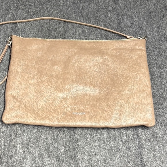 Coach Stylish Tan Leather Crossbody Bag - Picture 1 of 7
